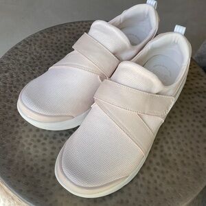 Bzees Refresh sneaker Almond 7.5